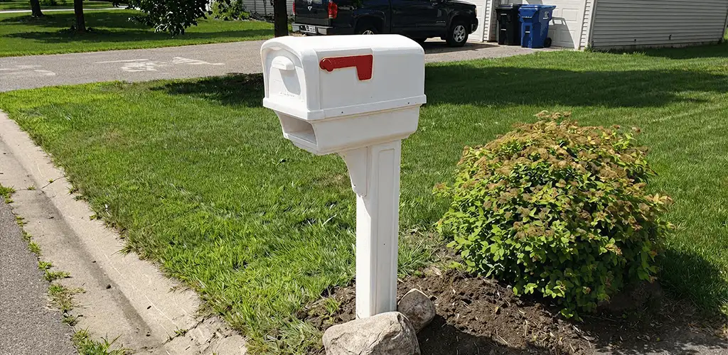 Mailbox installation for a residential curbside mailbox in Aurora, IL